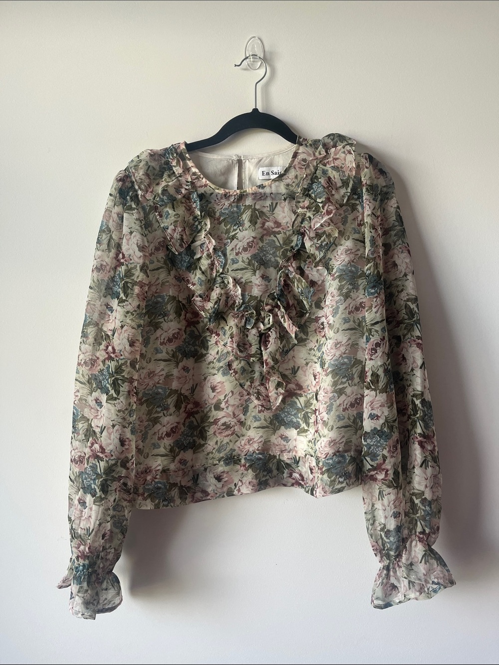 En Saison Cream Floral Ruffle Long-Sleeve Blouse